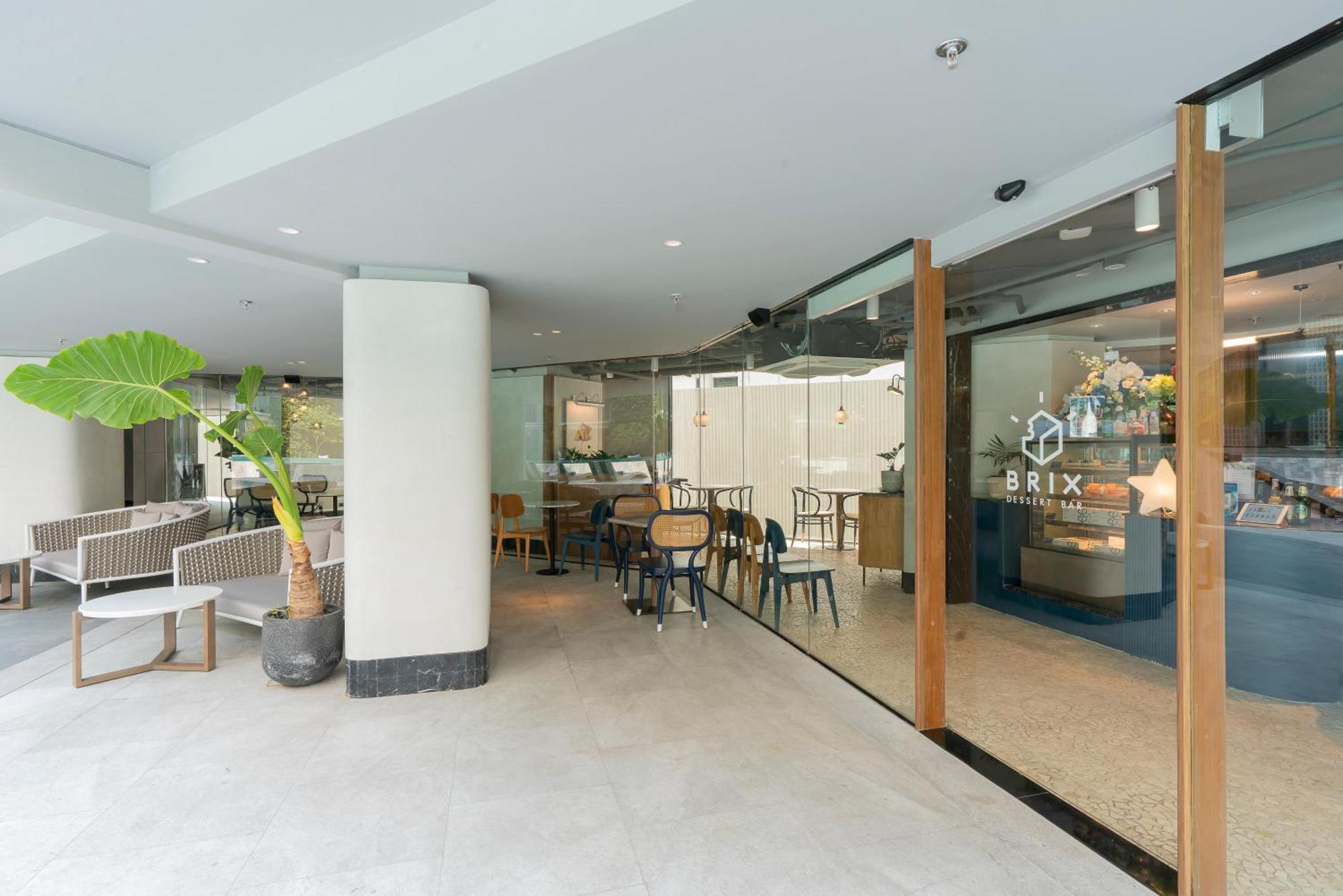 The Salil Hotel Riverside Bangkok Bagian luar foto The lobby of the hotel