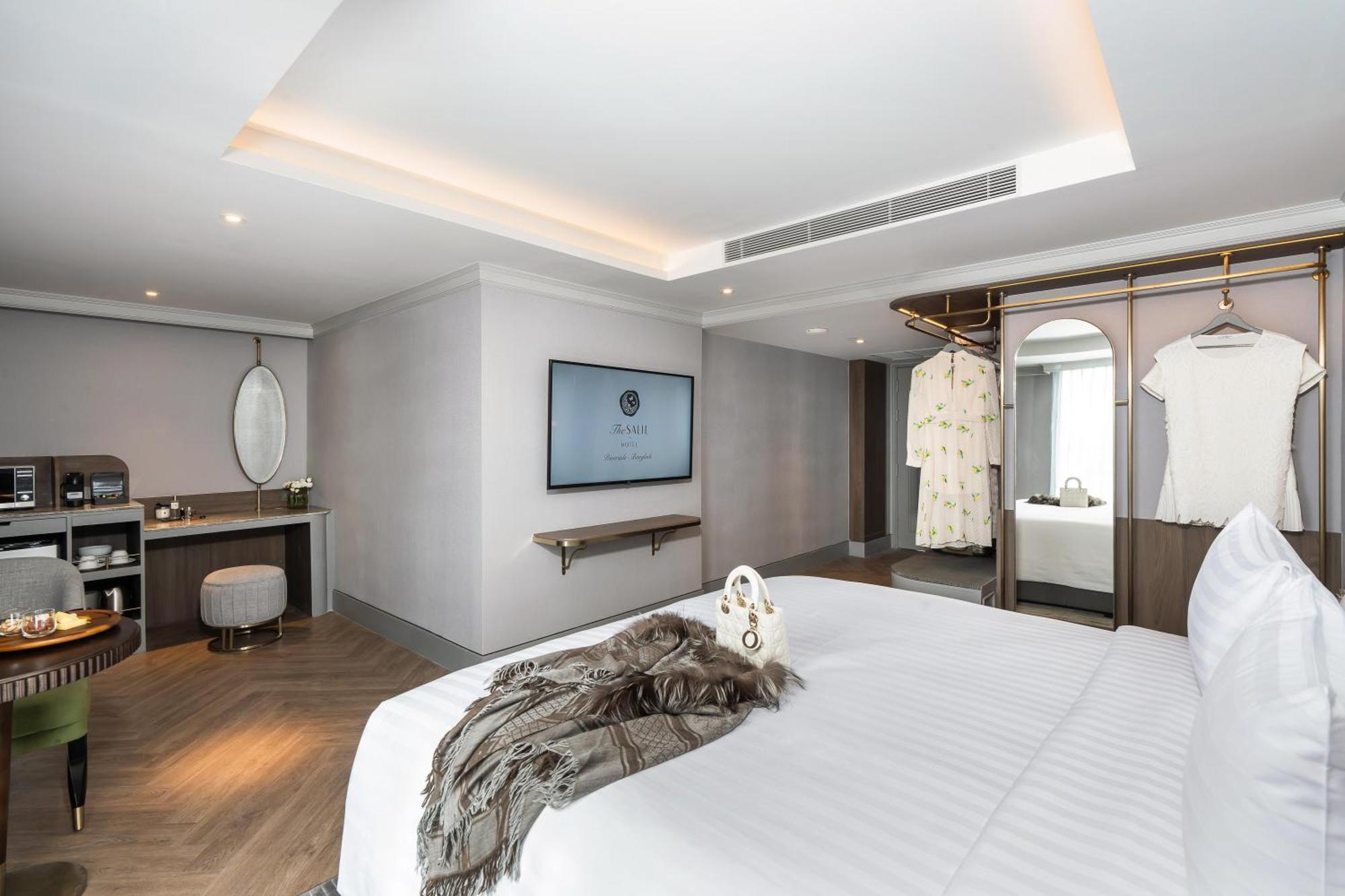 The Salil Hotel Riverside Bangkok Bagian luar foto Deluxe Room