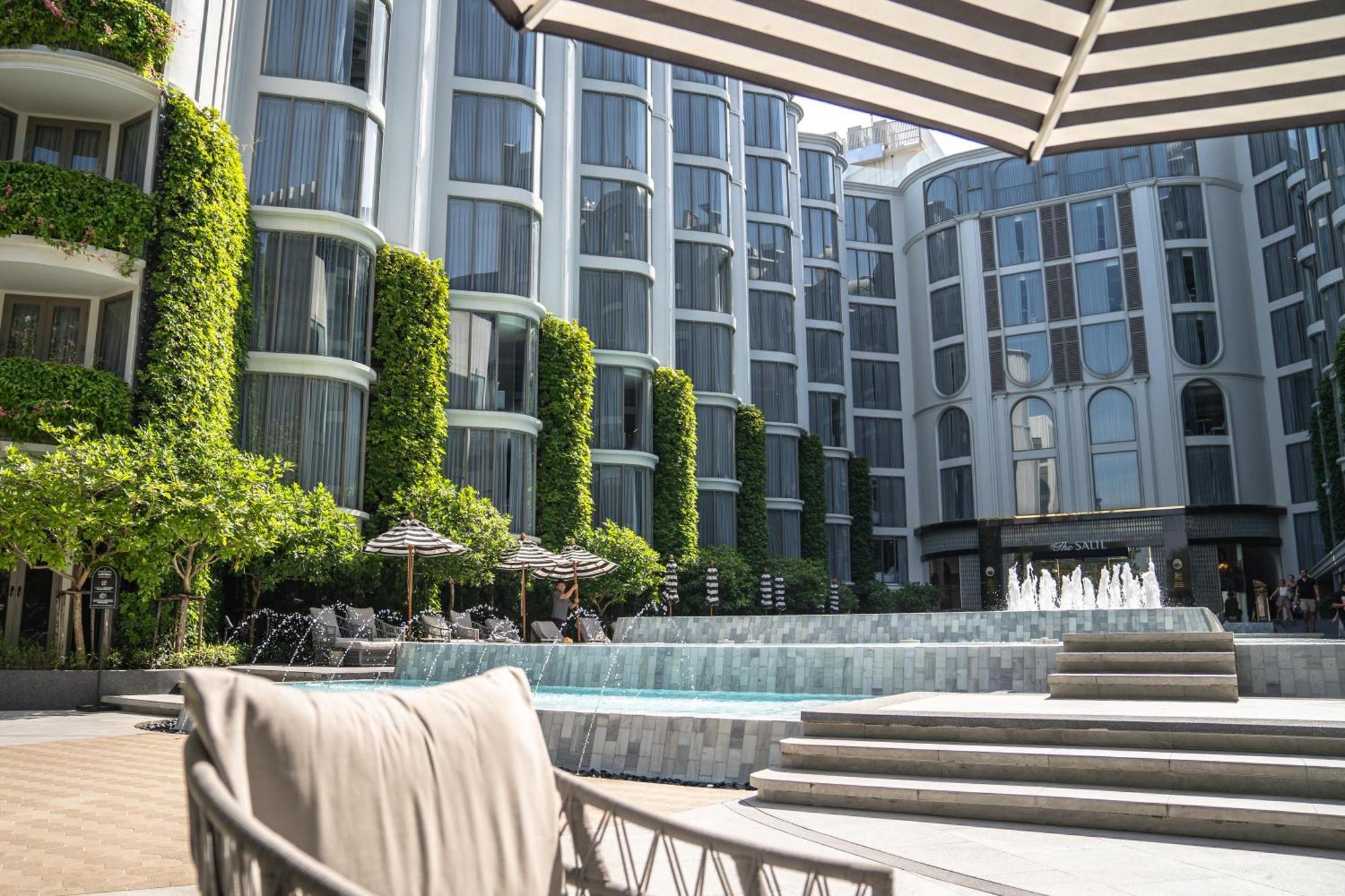 The Salil Hotel Riverside Bangkok Bagian luar foto The hotel's pool